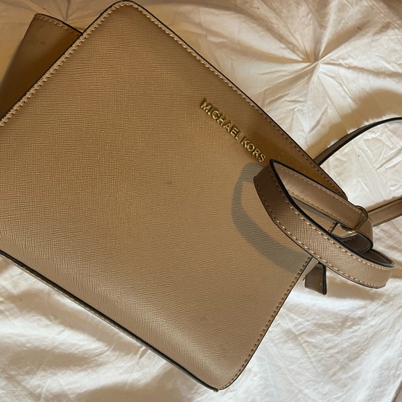 Michael Kors Selma Mini Crossbody - Picture 3 of 5